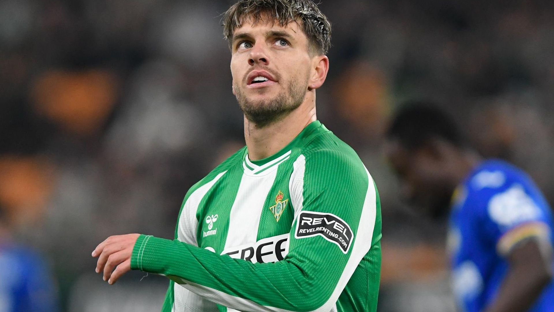 Gio Lo Celso en un partido con el Betis