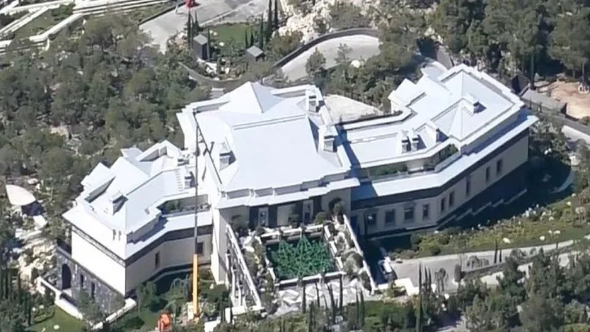 Los seguidores de Navalni desvelan la lujosa mansión oculta de Putin en Crimea: así es por dentro