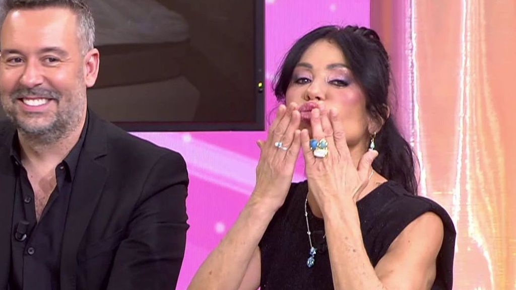 Maite Galdeano felicita el año a Sofía Suescun en 'Fiesta' y desvela sus deseos para 2026