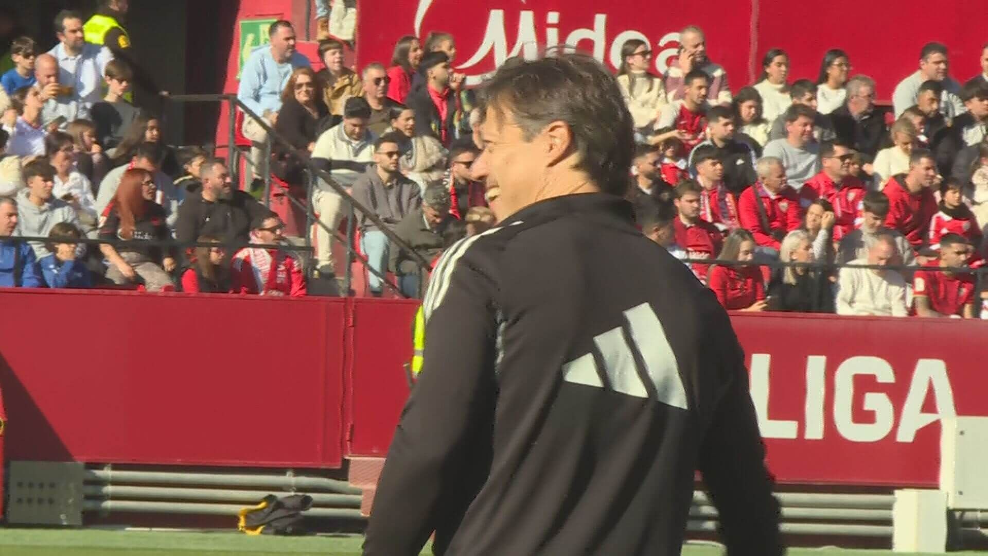  Almeyda, en el entrenamiento abierto previo al derbi.