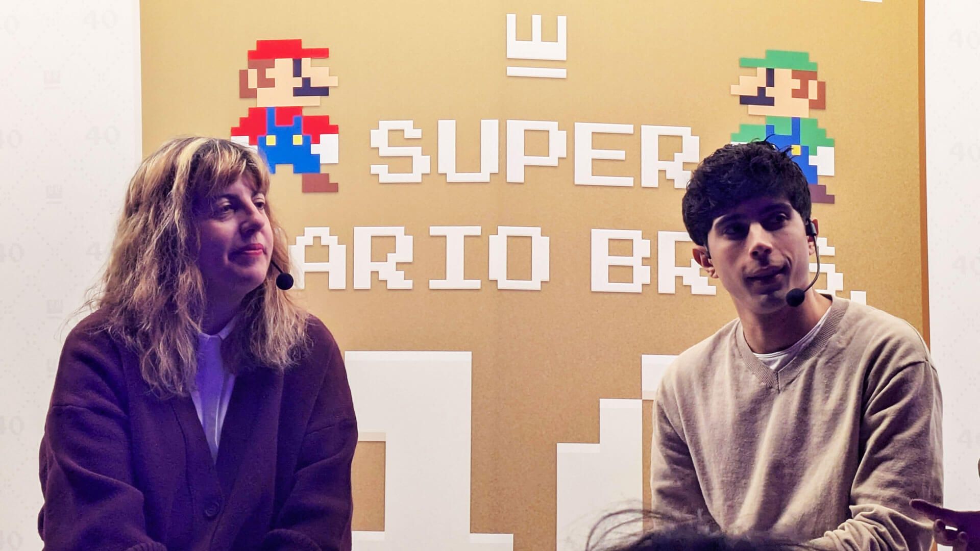 Laura Fernández y Carlos Peguer celebran los 40 años de Super Mario Bros.