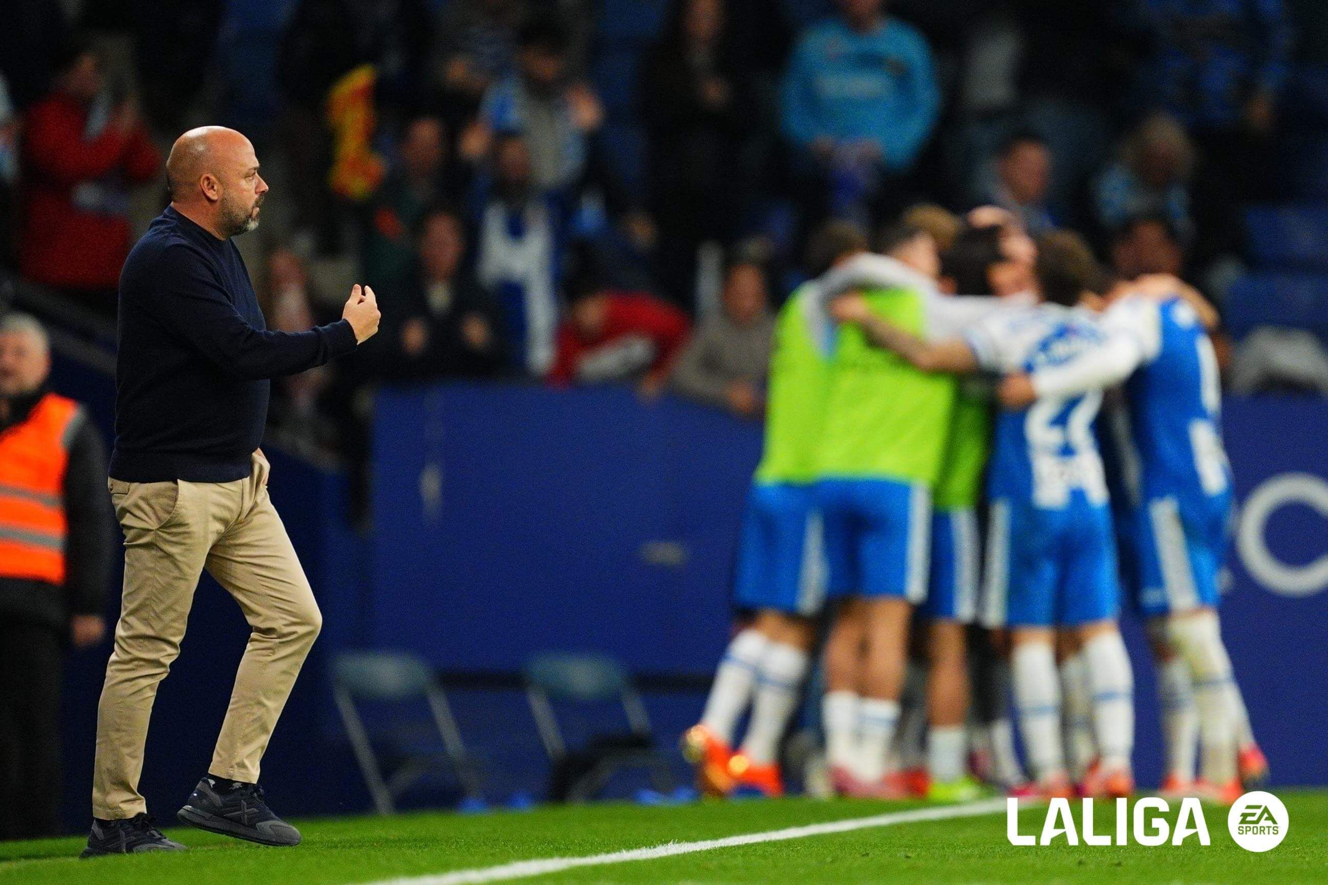 Manolo González ante el Sevilla en Cornellà.