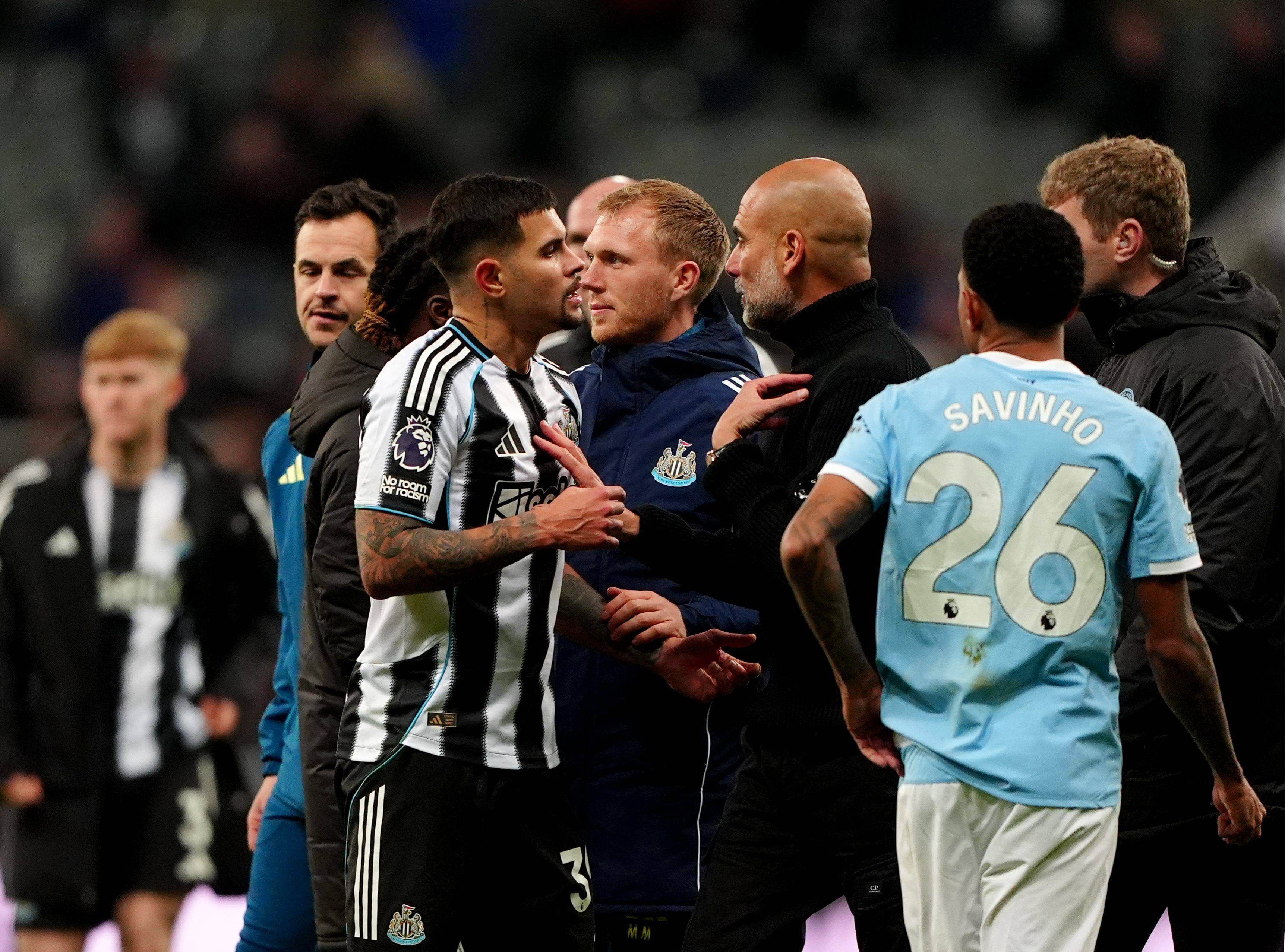  Guardiola y sus jugadores contra el Newcastle (Cordon Press)