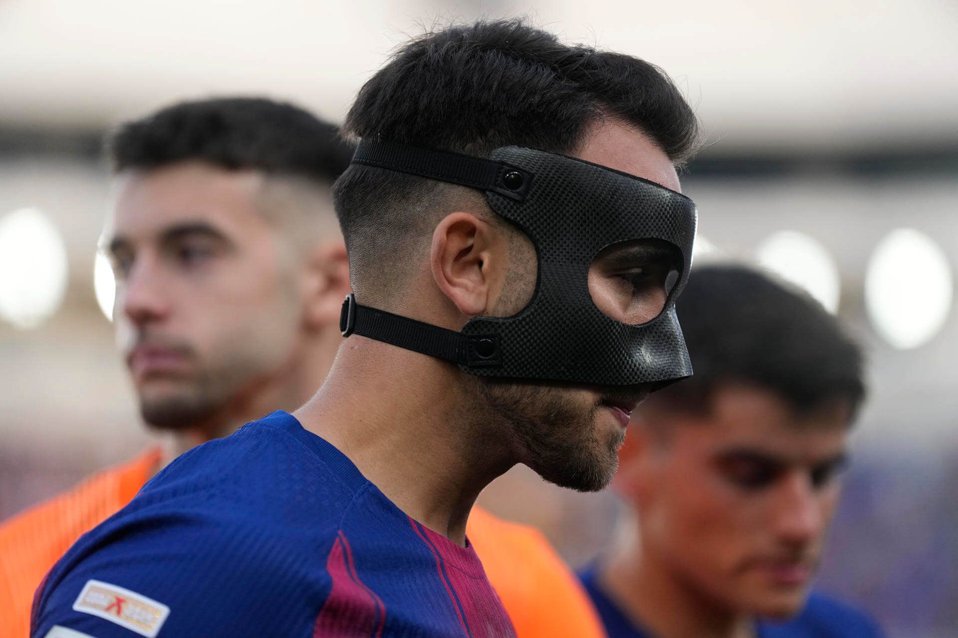 Eric García con la máscara (EFE)