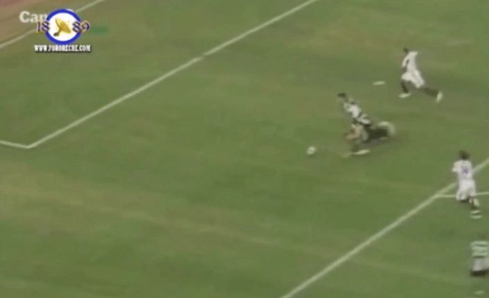 Penalti de Palop a Sobis.