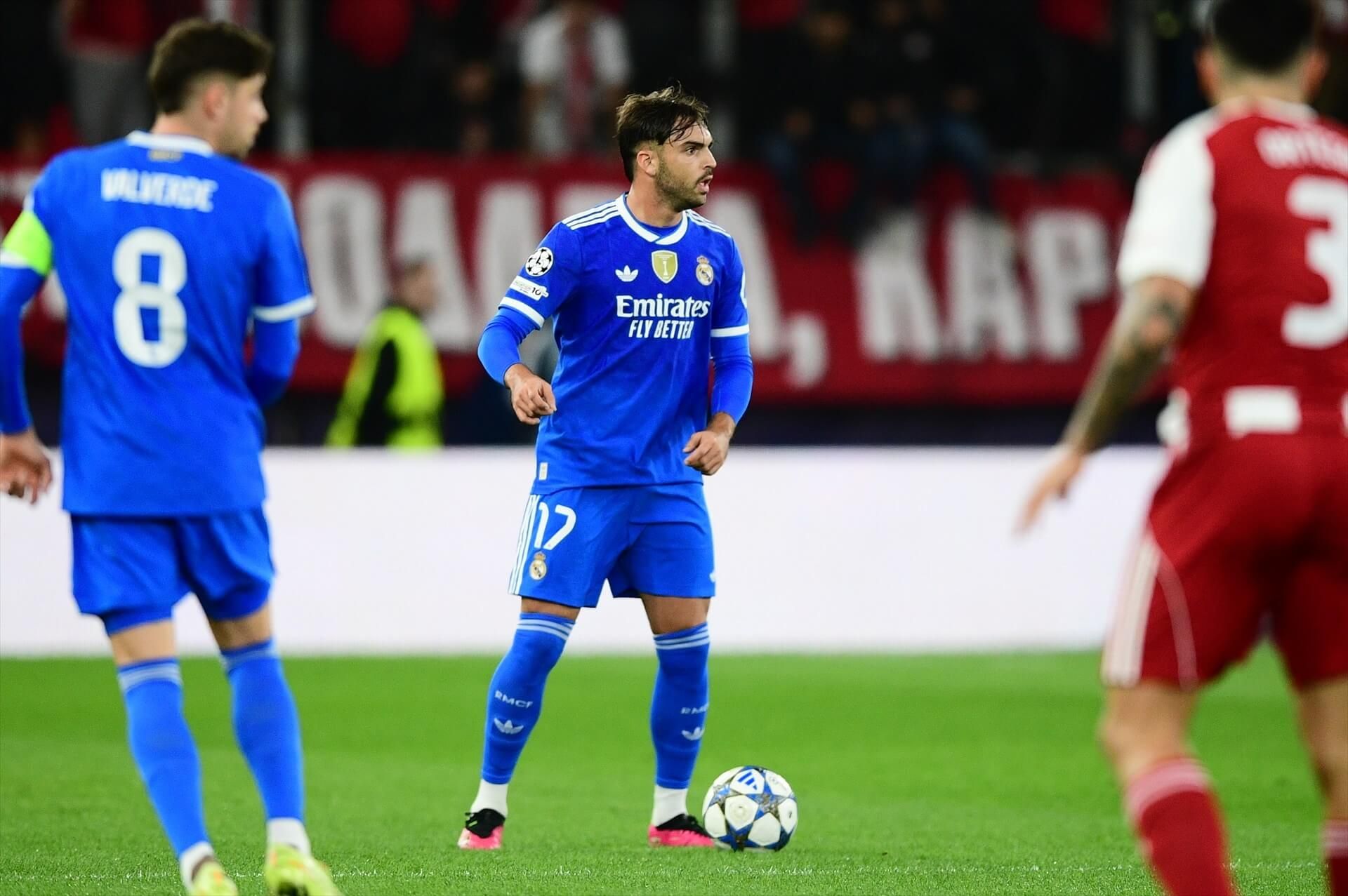  Raúl Asencio, en el Olympiacos-Real Madrid de Champions (FOTO: Europa Press).