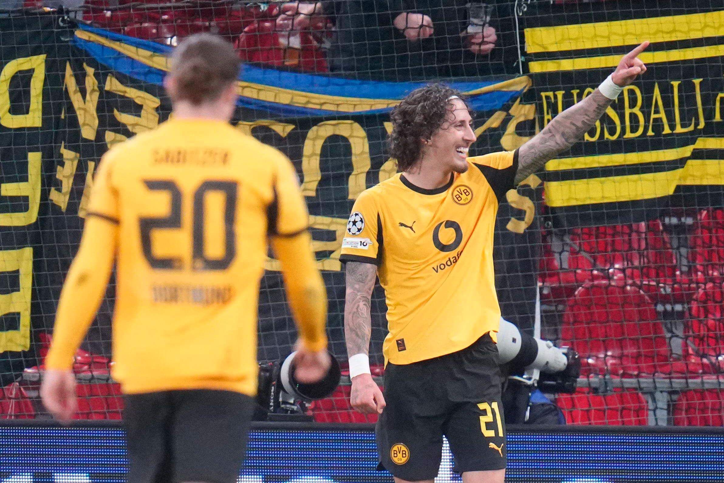  Fábio Silva, durante un partido con el Borussia Dortmund.