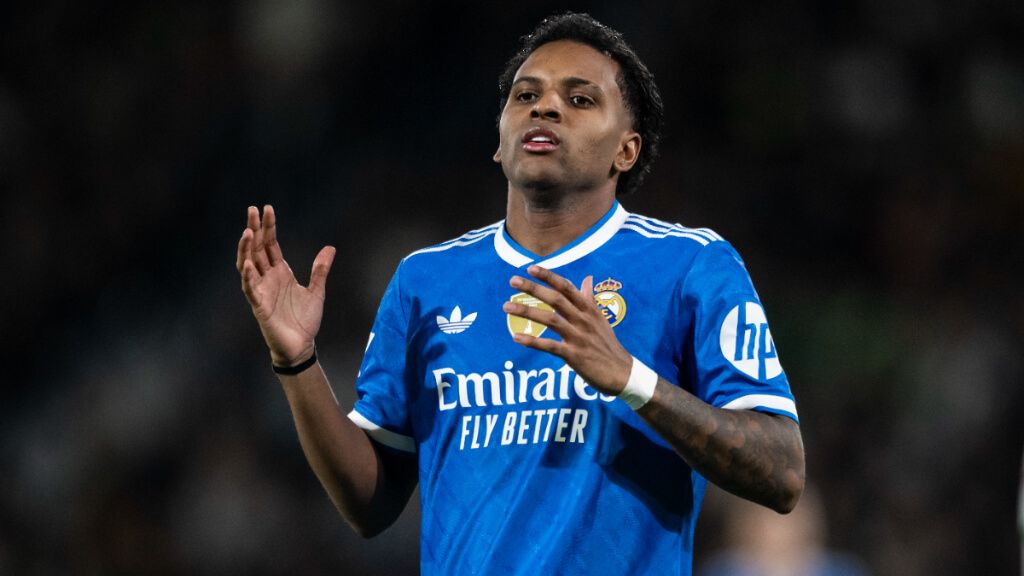  Rodrygo se lamenta contra el Elche.