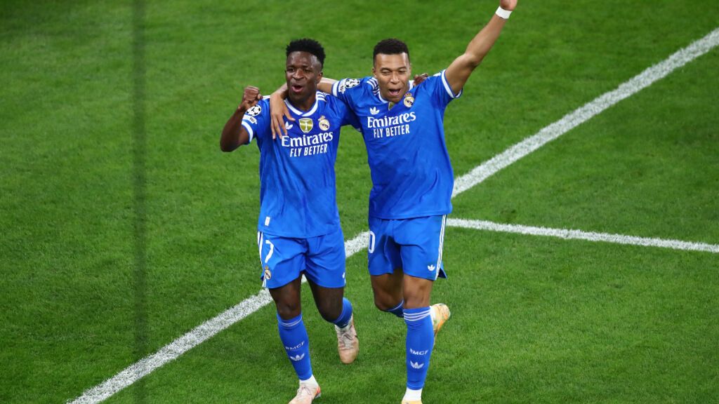  Vinicius y Mbappé celebrando un gol contra el Olympiacos en la Champions (Europa Press)
