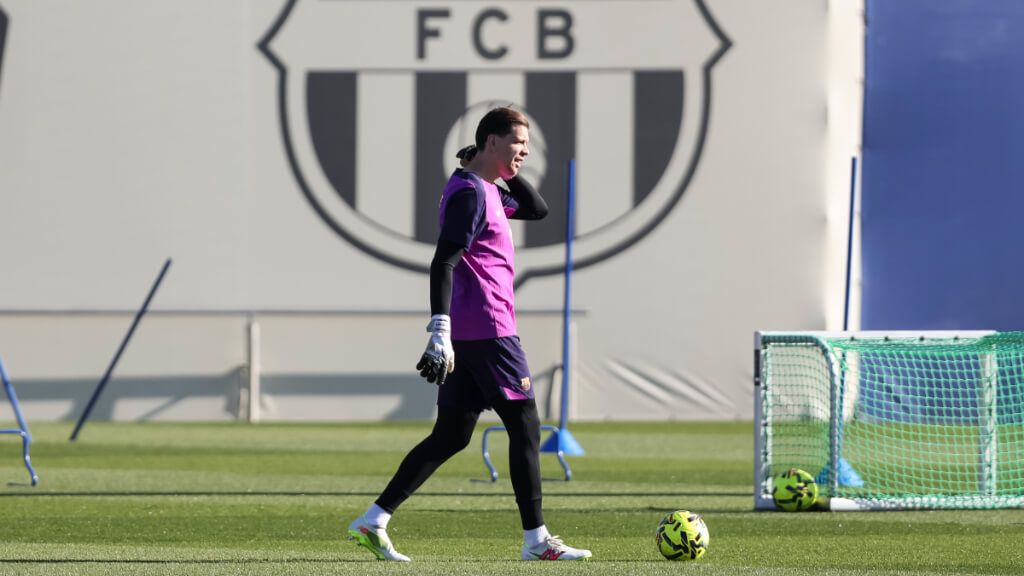  Szczęsny entrenando con el FC Barcelona (Europa Press)