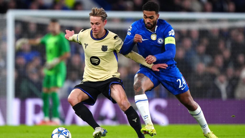  De Jong ante el Chelsea (Europa Press)