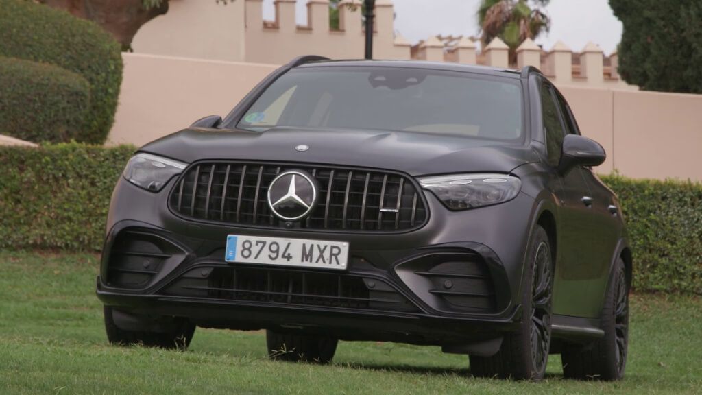  Gonzalo Serrano se sube al Mercedes GLC 43