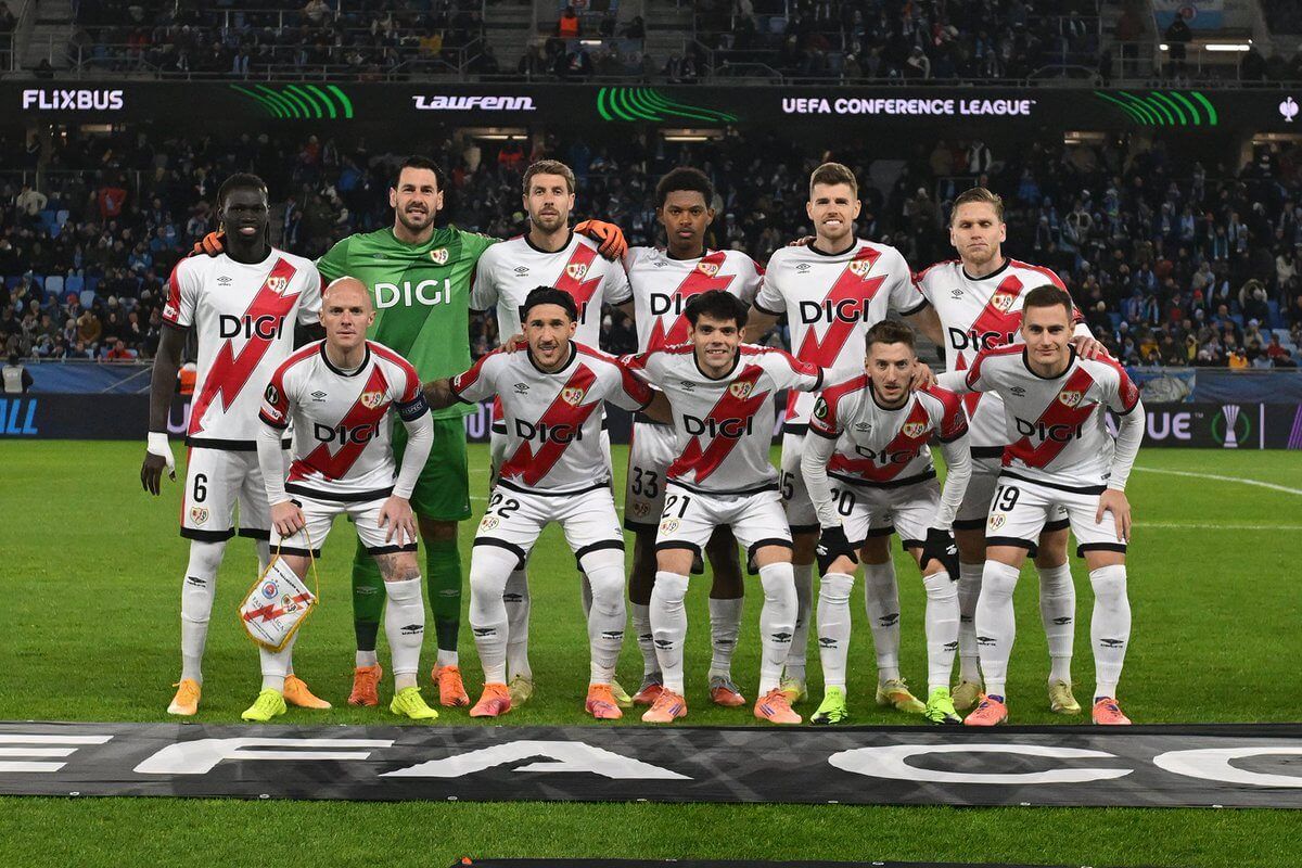  Once rayista ante el Slovan Bratislava.