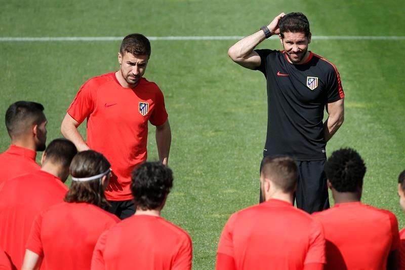 Gabi y Simeone, en un entrenamiento del Atlético.