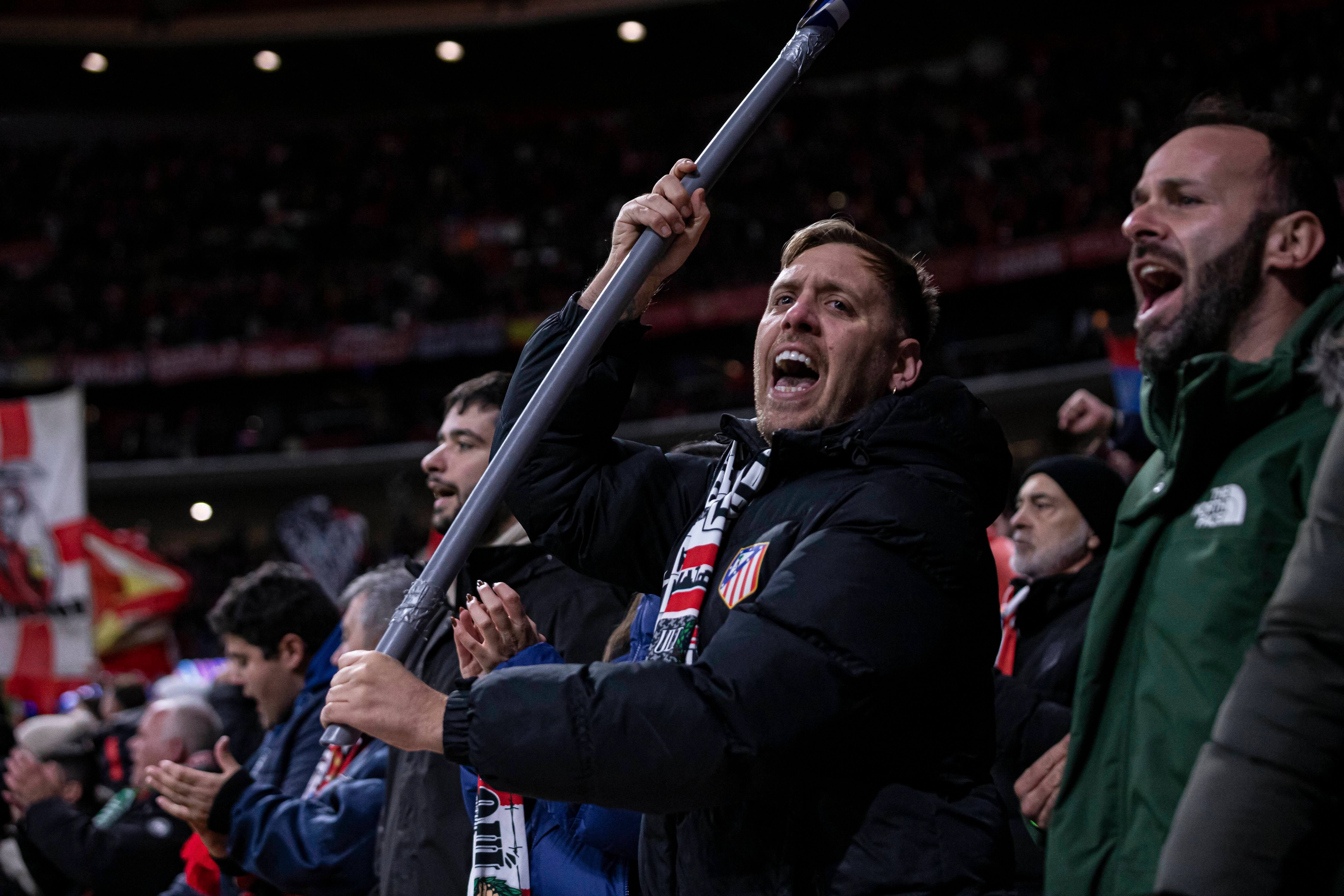  Aficionados del Atlético de Madrid, en el Metropolitano.