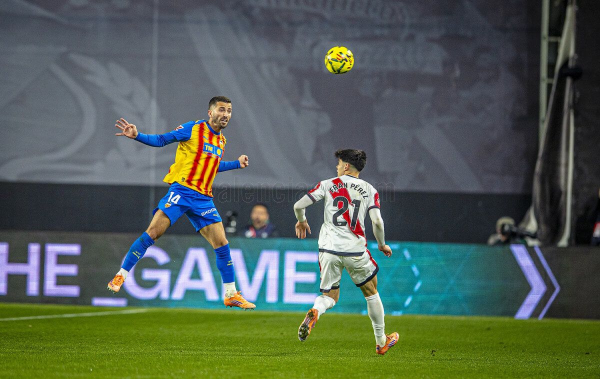 Gayà y Fran Pérez en el Rayo-Valencia CF