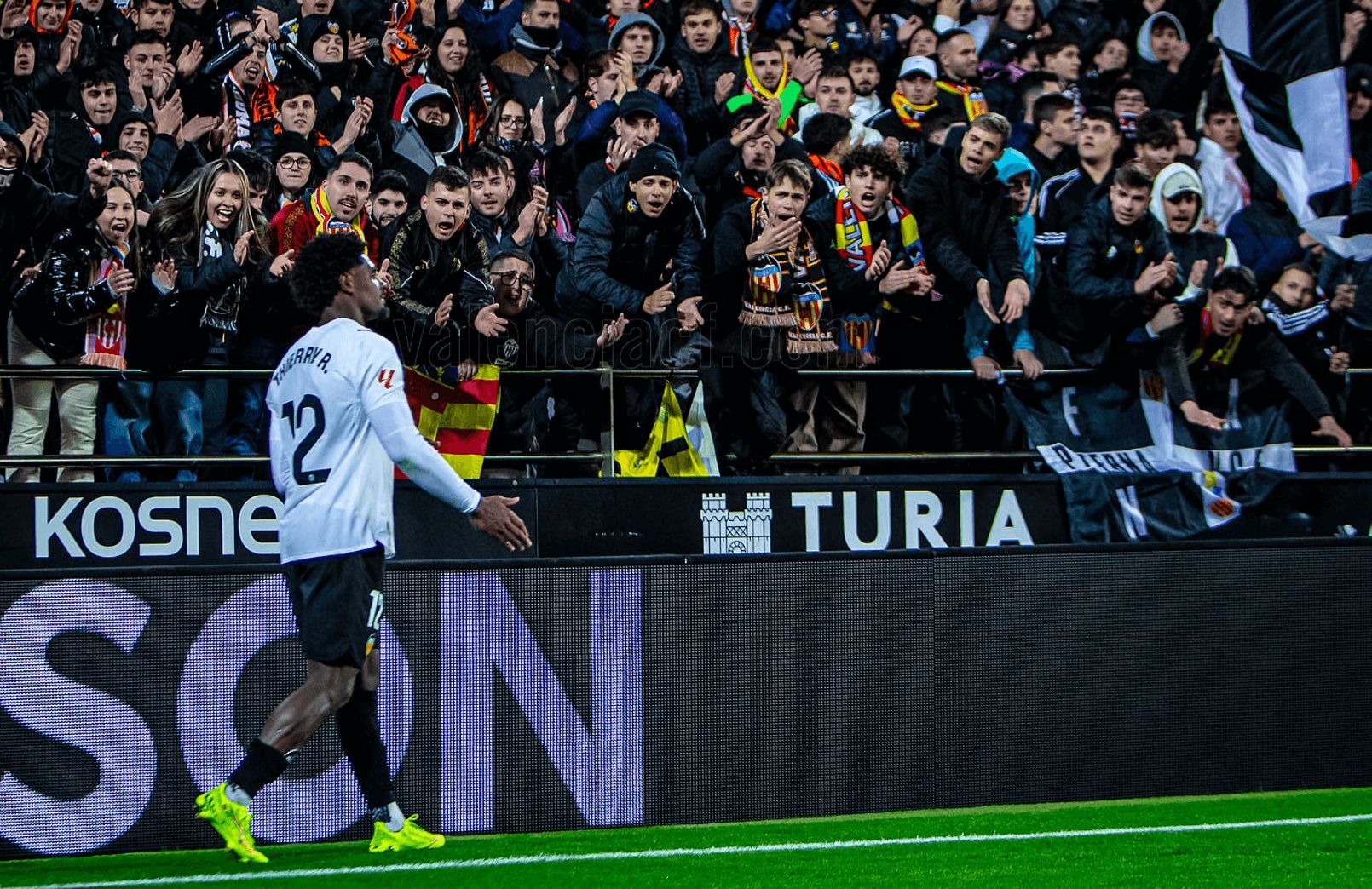 Thierry Rendall ante el Levante UD