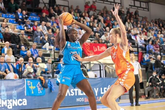 Valencia Basket muere en la orilla ante el Perfumerías Avenida (58-57)