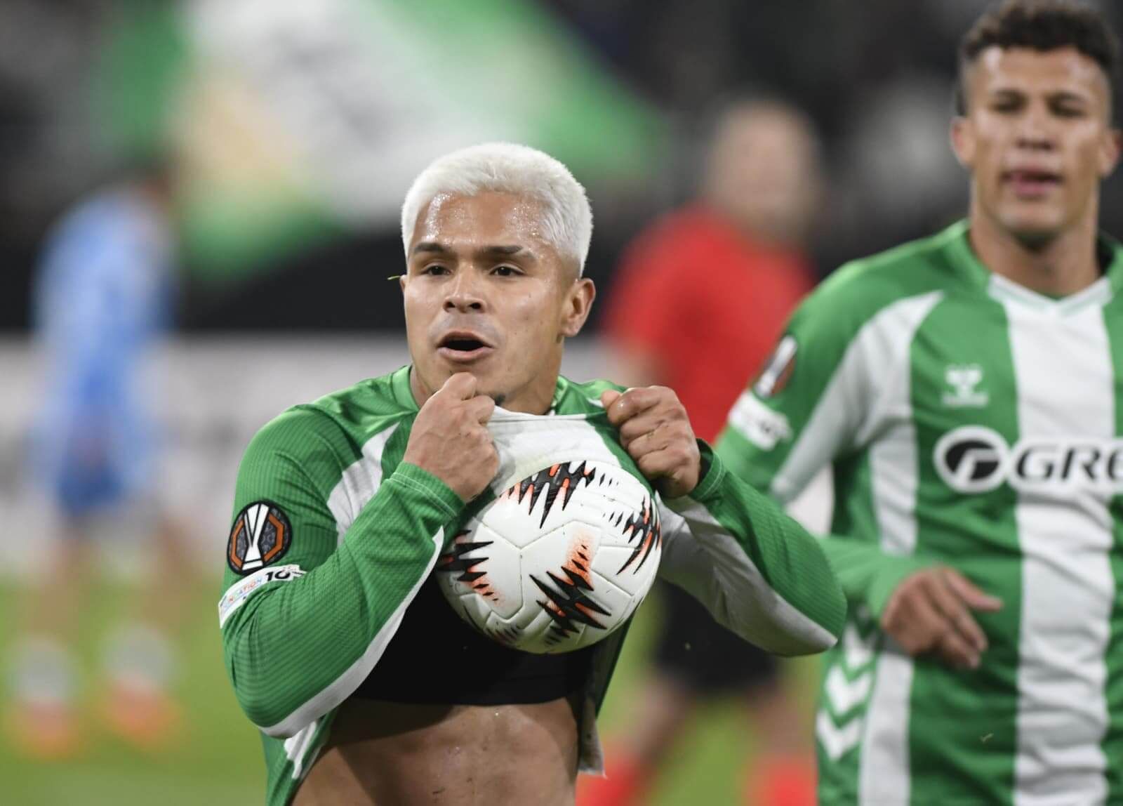  Cucho Hernández celebra su gol al Utrecht