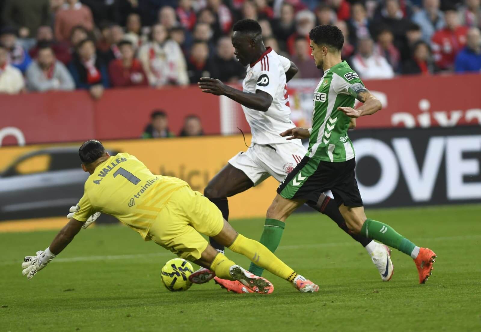  Marc Bartra, contra el Sevilla