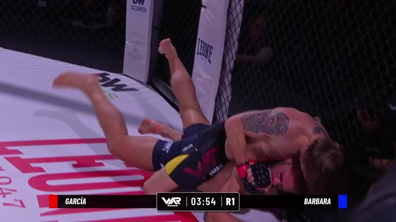 Borja García se impuso a su rival en algo más de un minuto (captura: Infinity).