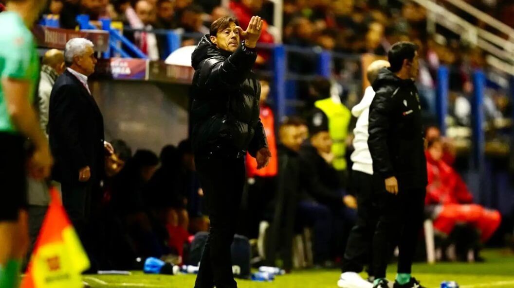  Matías Almeyda, en el Extremadura-Sevilla.