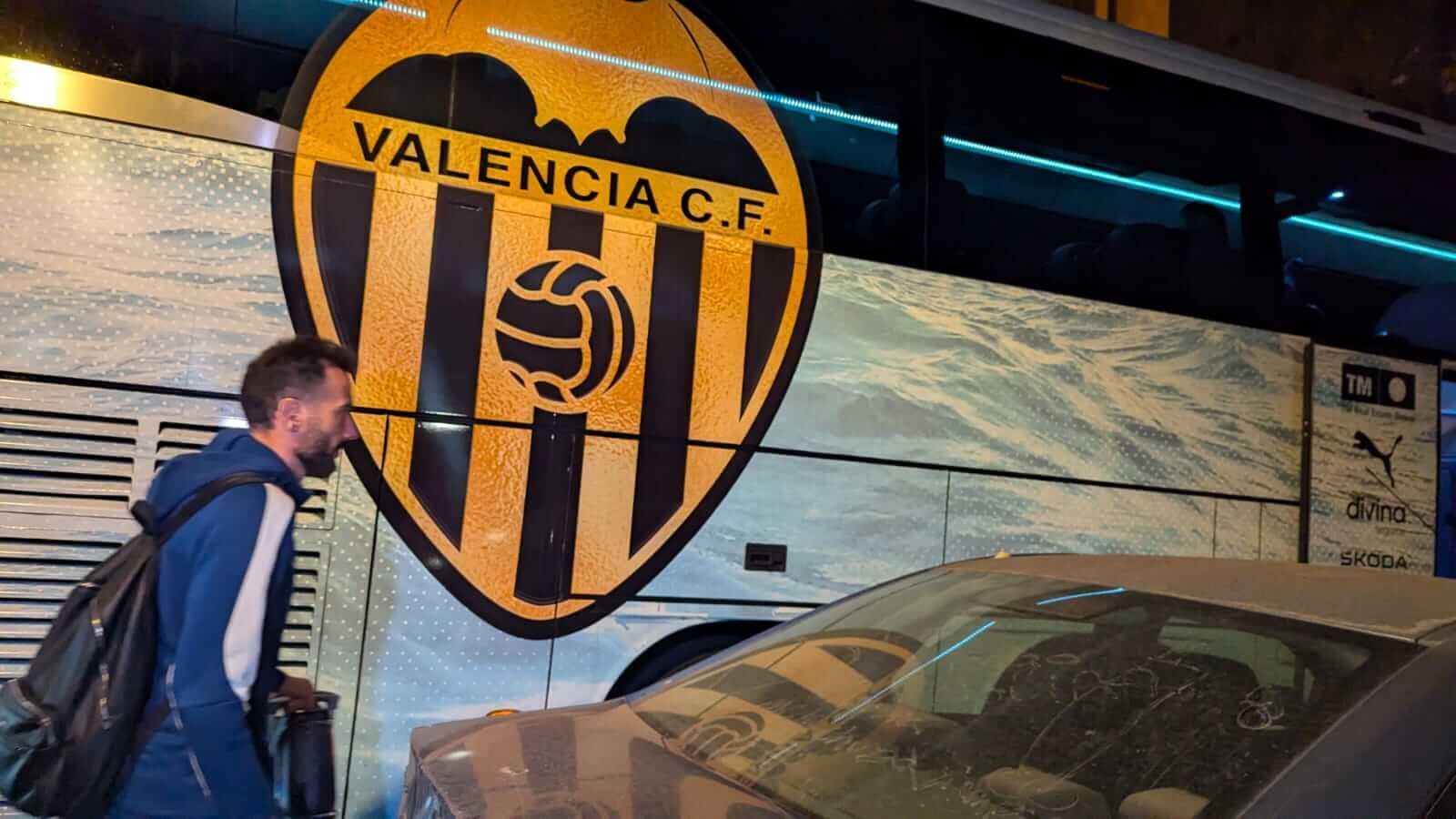 Convocatoria del Valencia CF en autobús