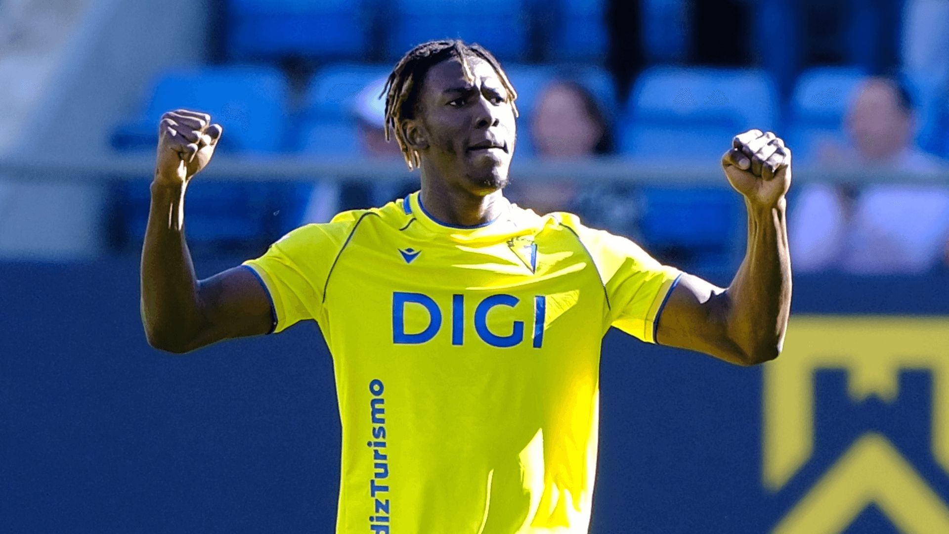 Dawda Camara celebra un gol en el Cádiz-Racing.