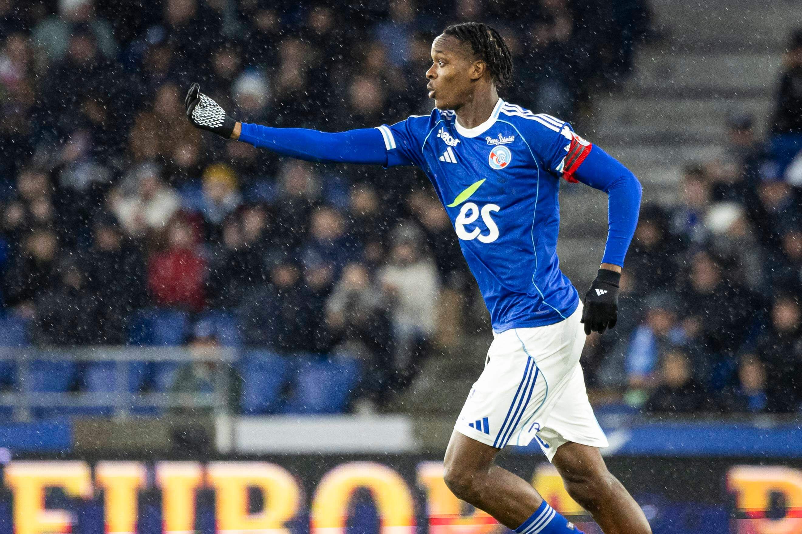 Emmanuel Emegha, durante un partido con el Estrasburgo.