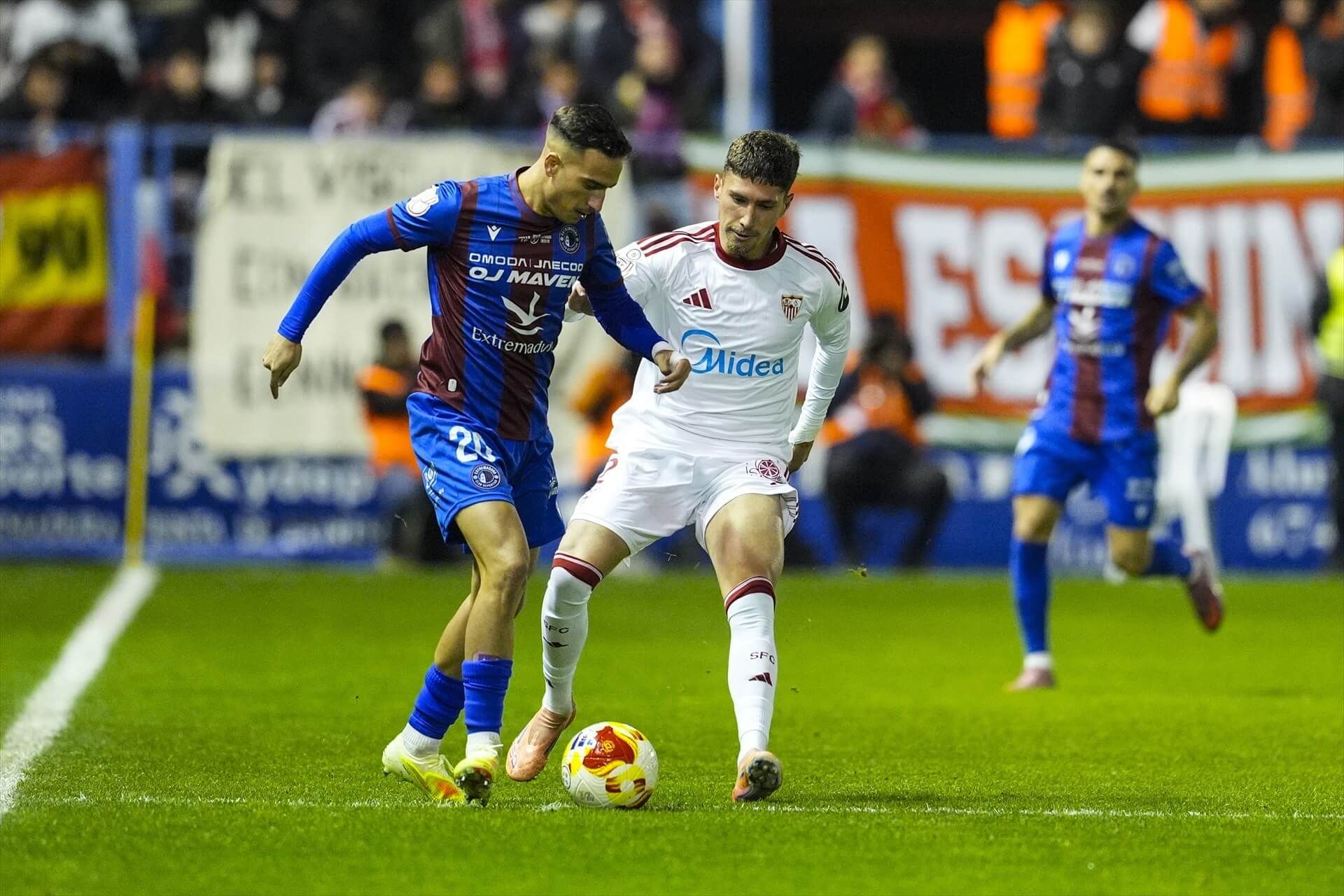  Carmona, en el Extremadura-Sevilla.