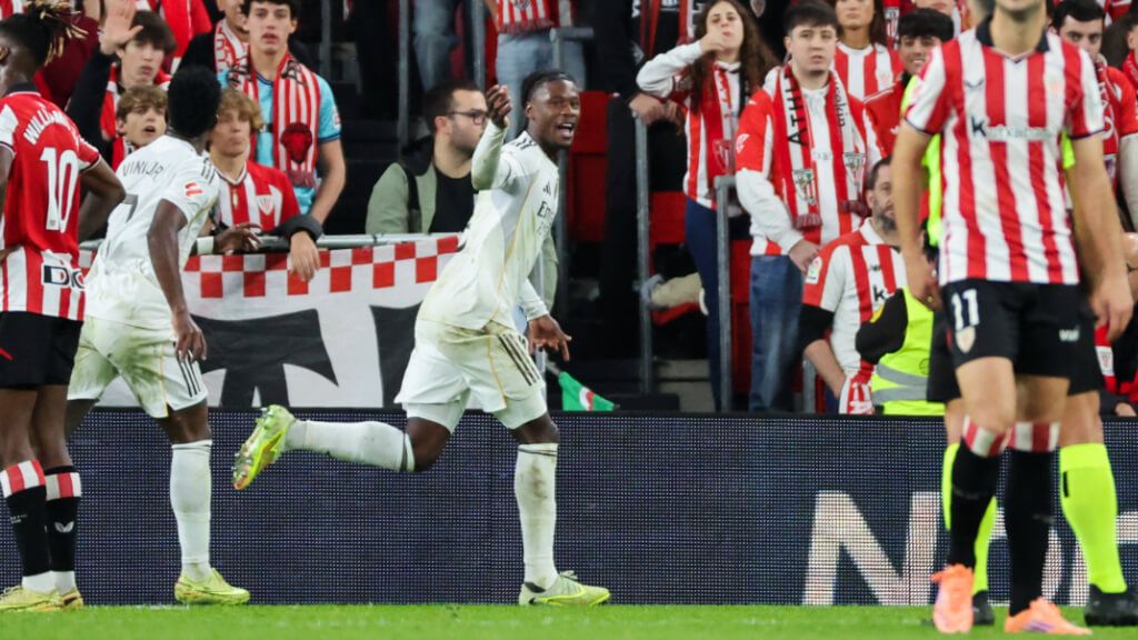  Camavinga celebra su gol en San Mamés