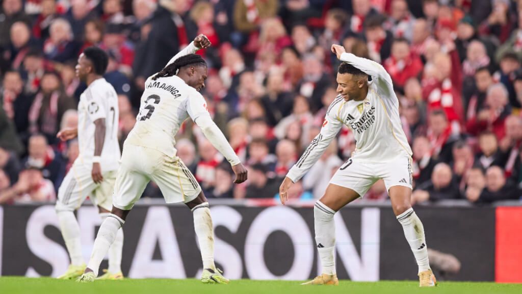  Mbappé y Camavinga bailando tras el gol contra el Athletic Club (Europa Press)