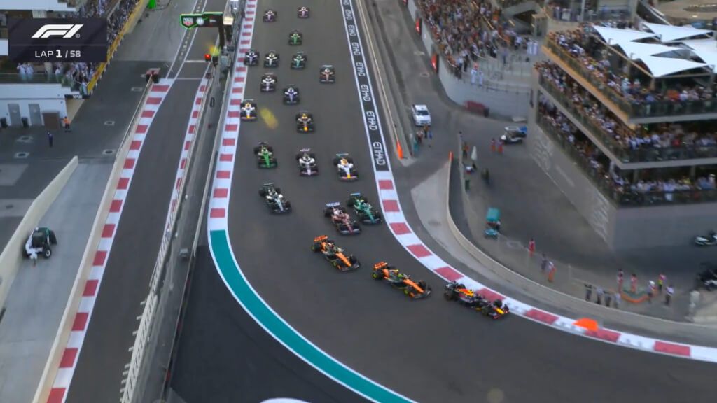  Fernando Alonso, en la salida del GP de Abu Dhabi.