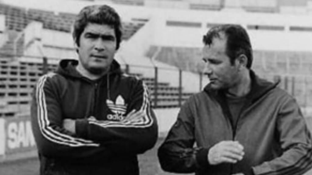 Manolo Villanova, durante su paso como jugador del Real Zaragoza.