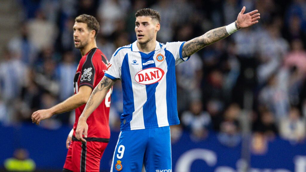 Roberto Fernández volvió a ser importante para el Espanyol ante el Rayo (foto: LALIGA)