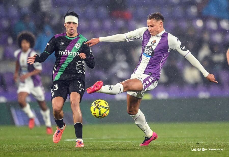 Mathis Lachuer, ante el Málaga.