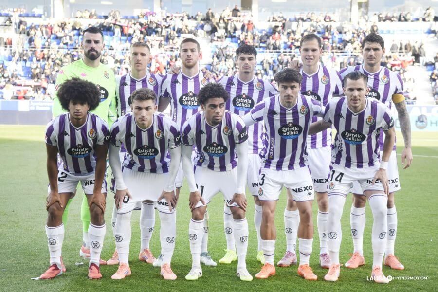 Once del Pucela ante el Huesca en el Alcoraz.
