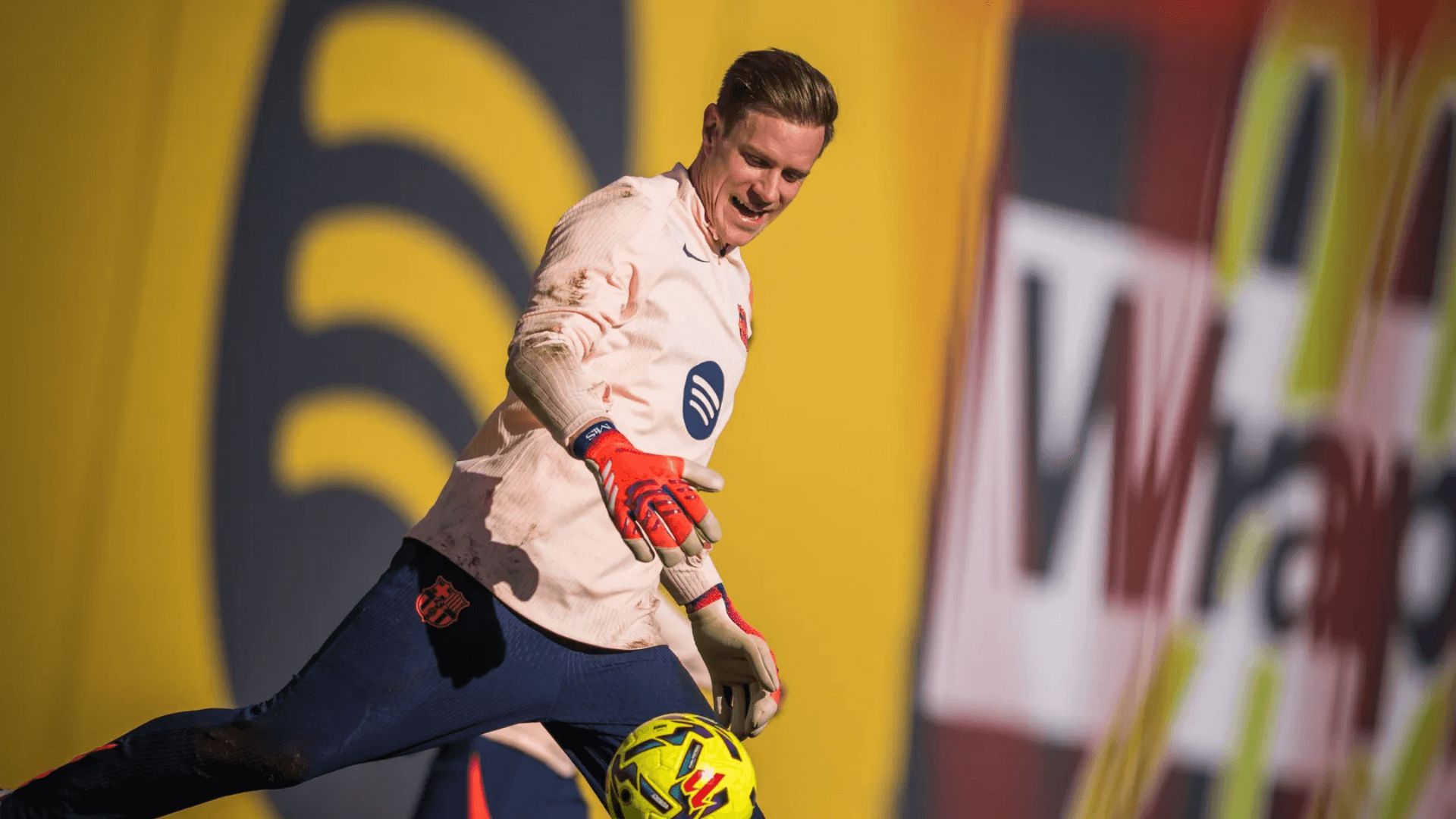 Ter Stegen, en un entrenamiento del Barcelona.