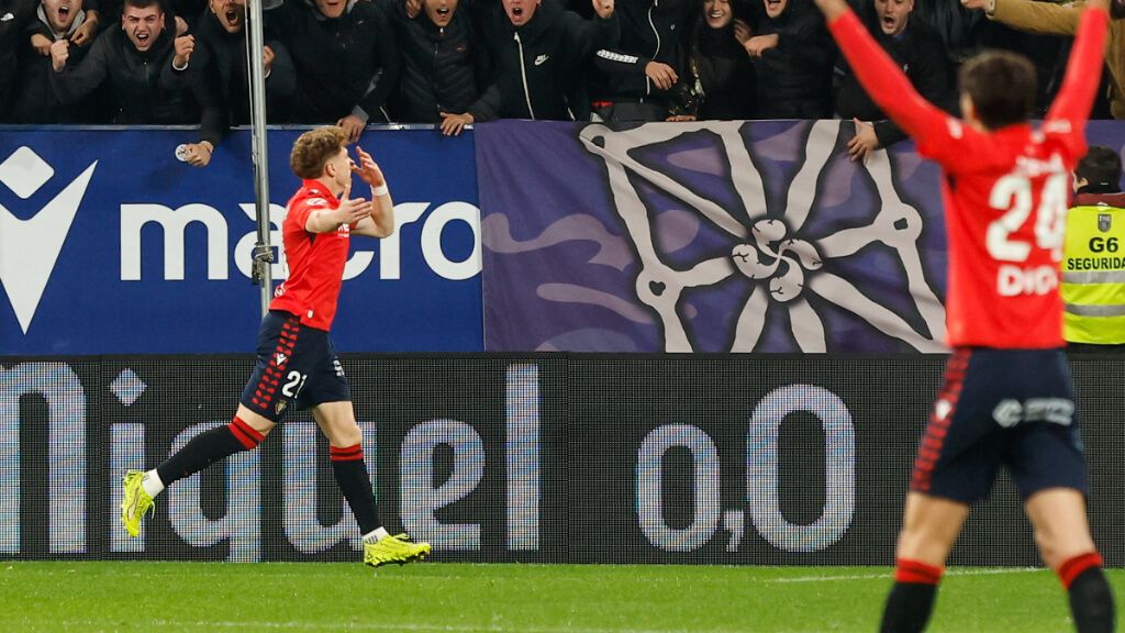  Víctor Muñoz celebra su gol con Osasuna (EFE)