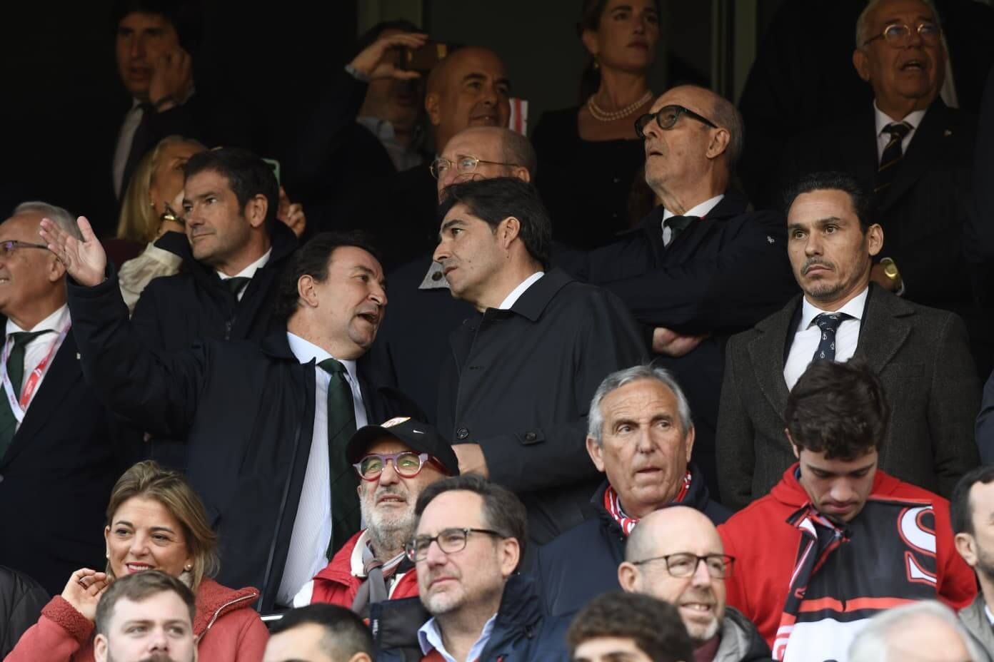  Catalán, Haro y Del Nido Carrasco en el palco del derbi