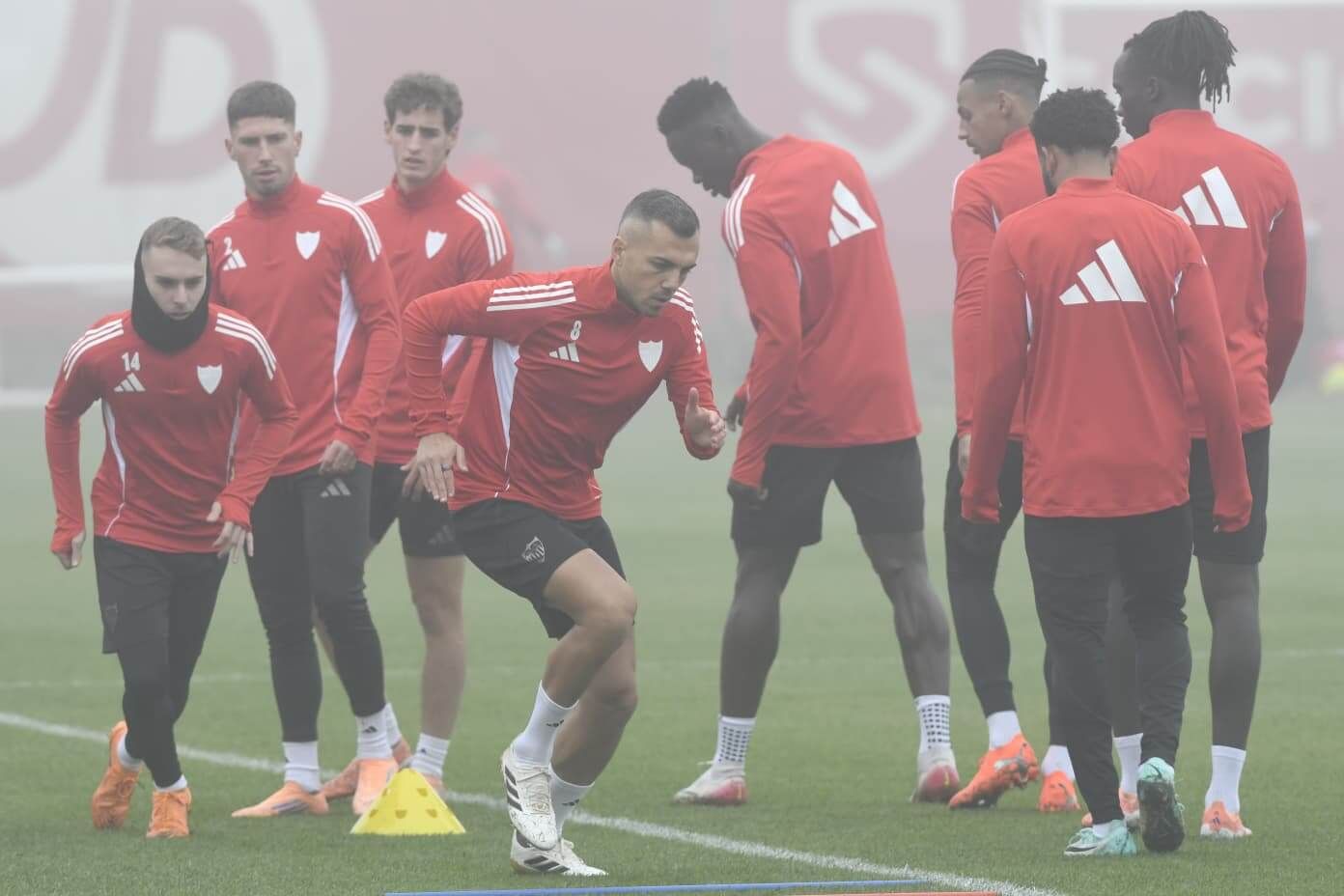  Imagen del entrenamiento del Sevilla este viernes. 