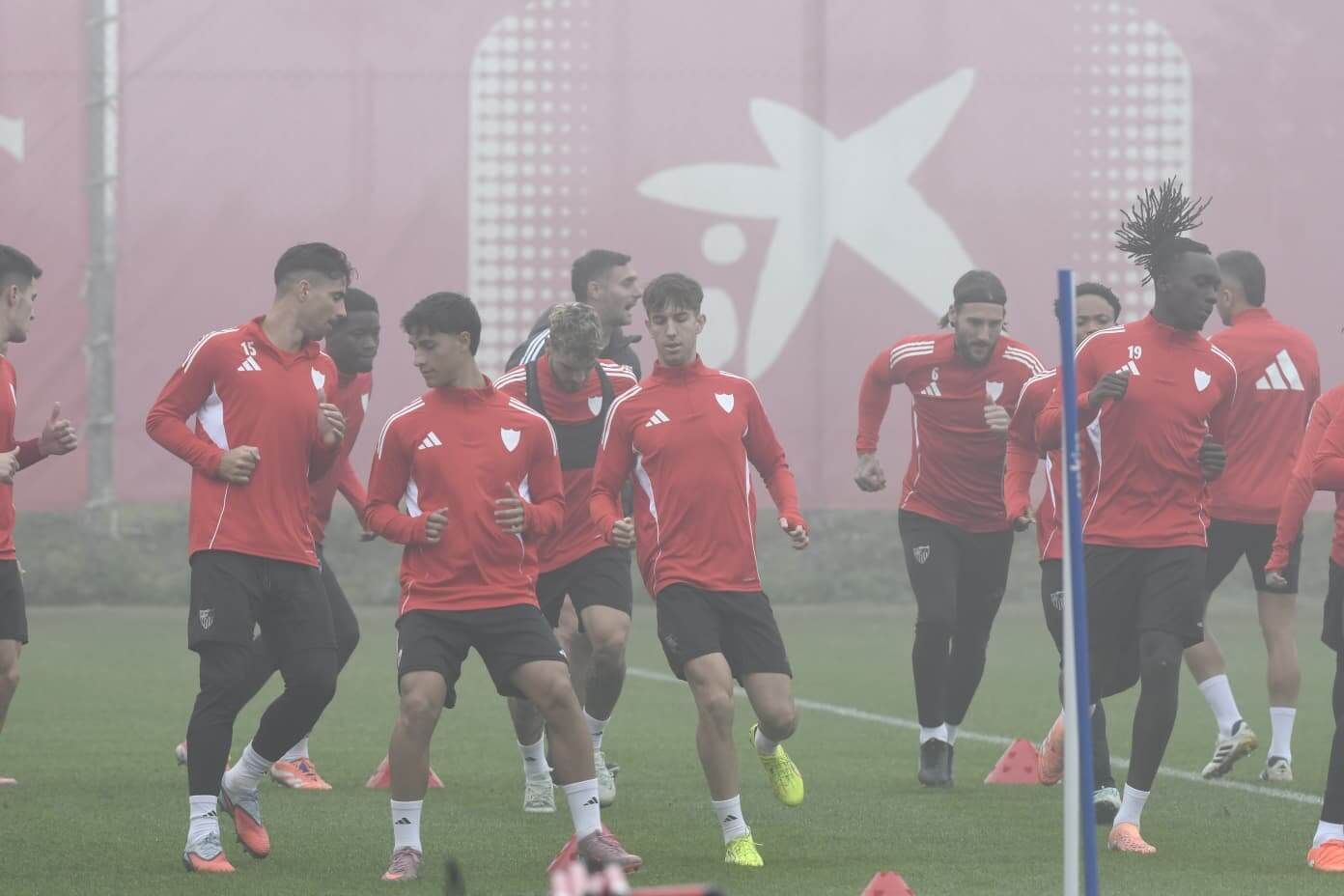  Imagen del entrenamiento del Sevilla este sábado.