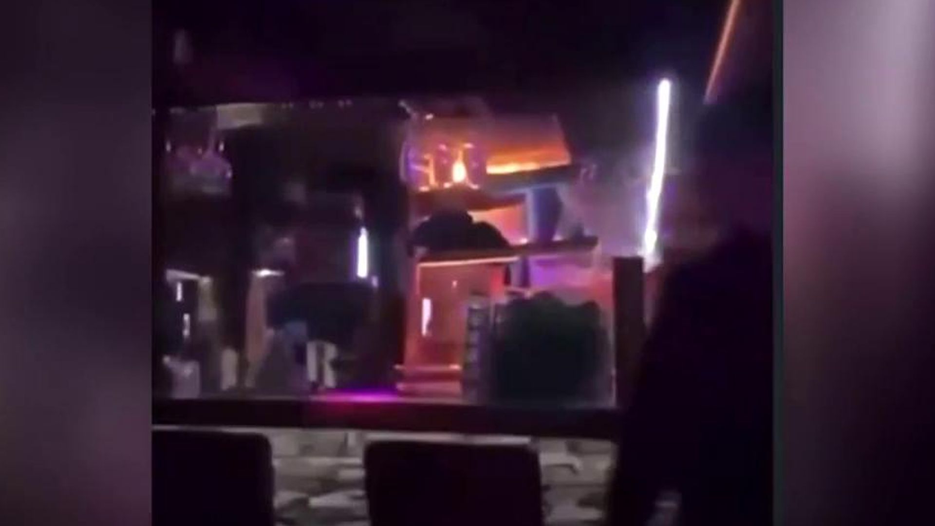 Imagen del interior del local incendiado en la estación de esquí.