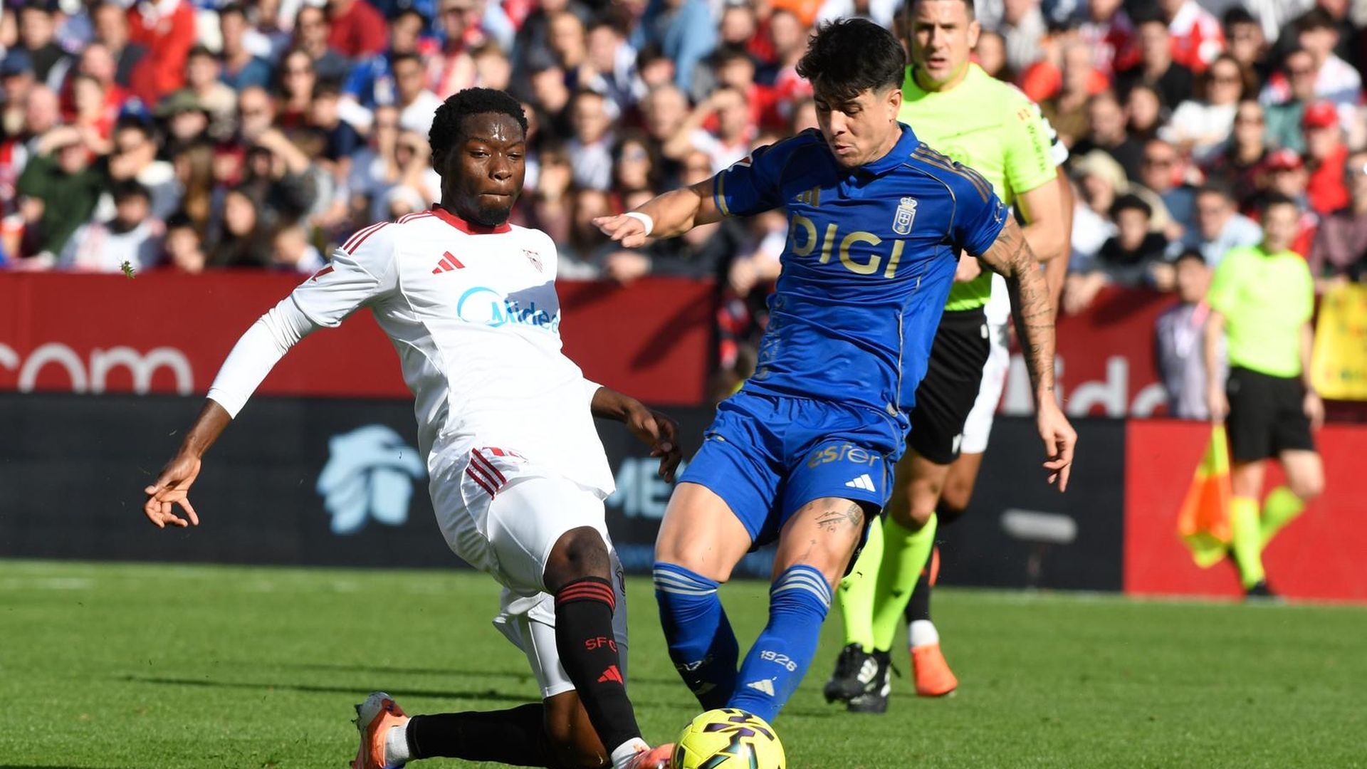Agoumé, en el Sevilla-Oviedo de la jornada 16 Agoumé, en el Sevilla-Oviedo de la jornada 16