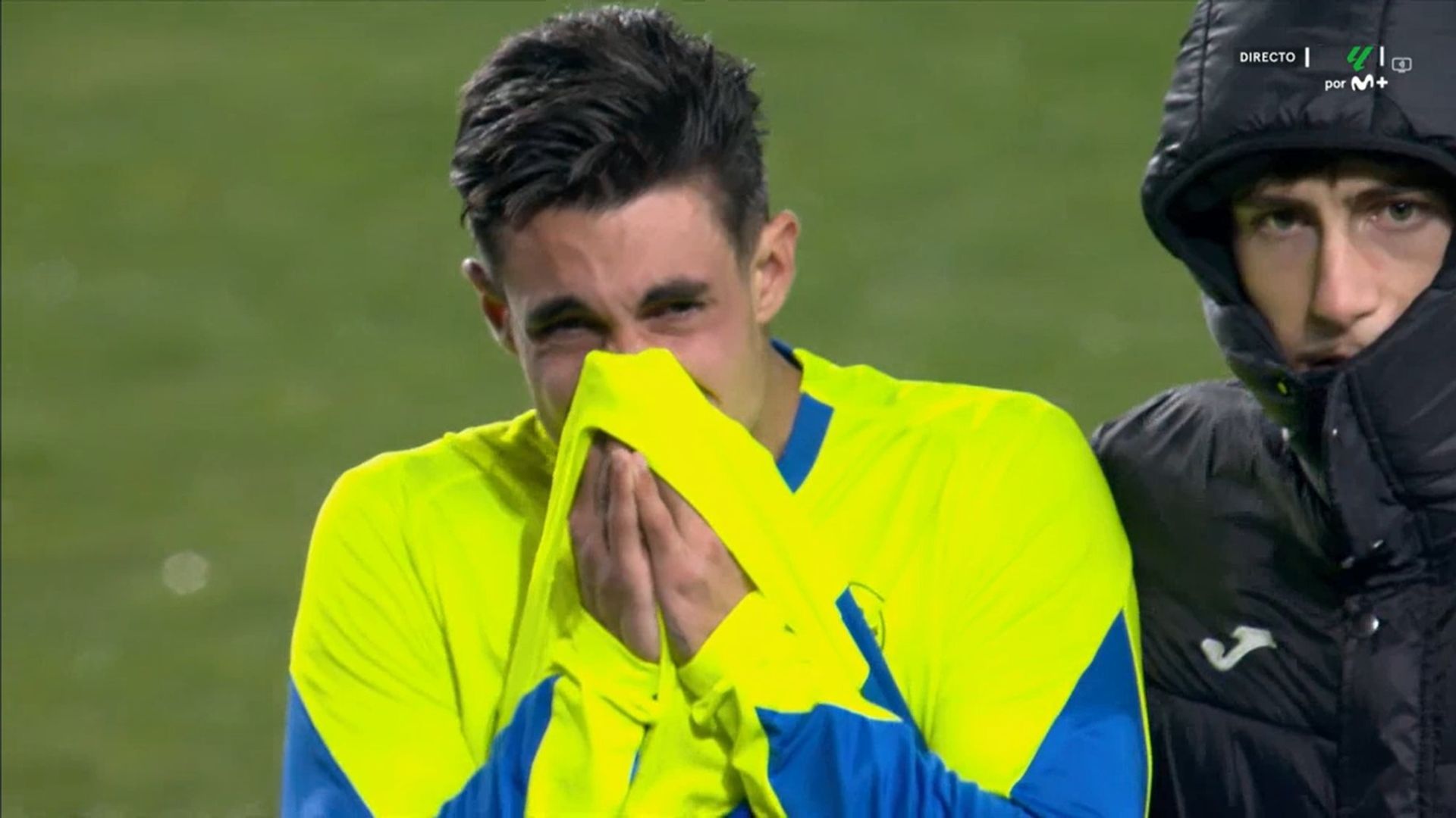 Álex Sancris llorando en Vallecas.