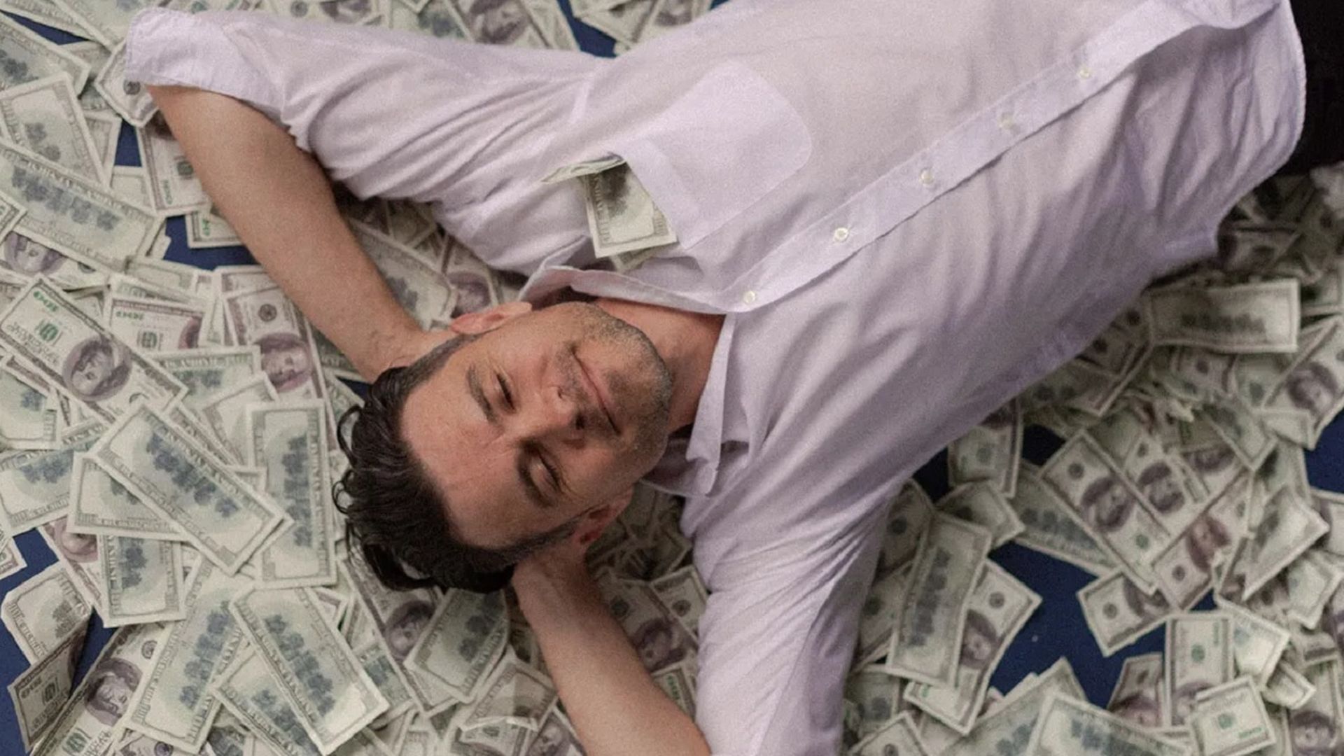 Durmiendo en una cama de dinero