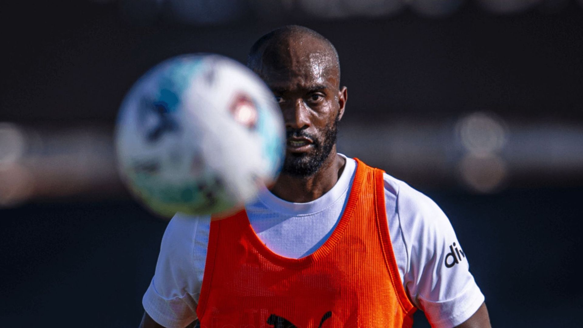 Foulquier jugaría como tercer central