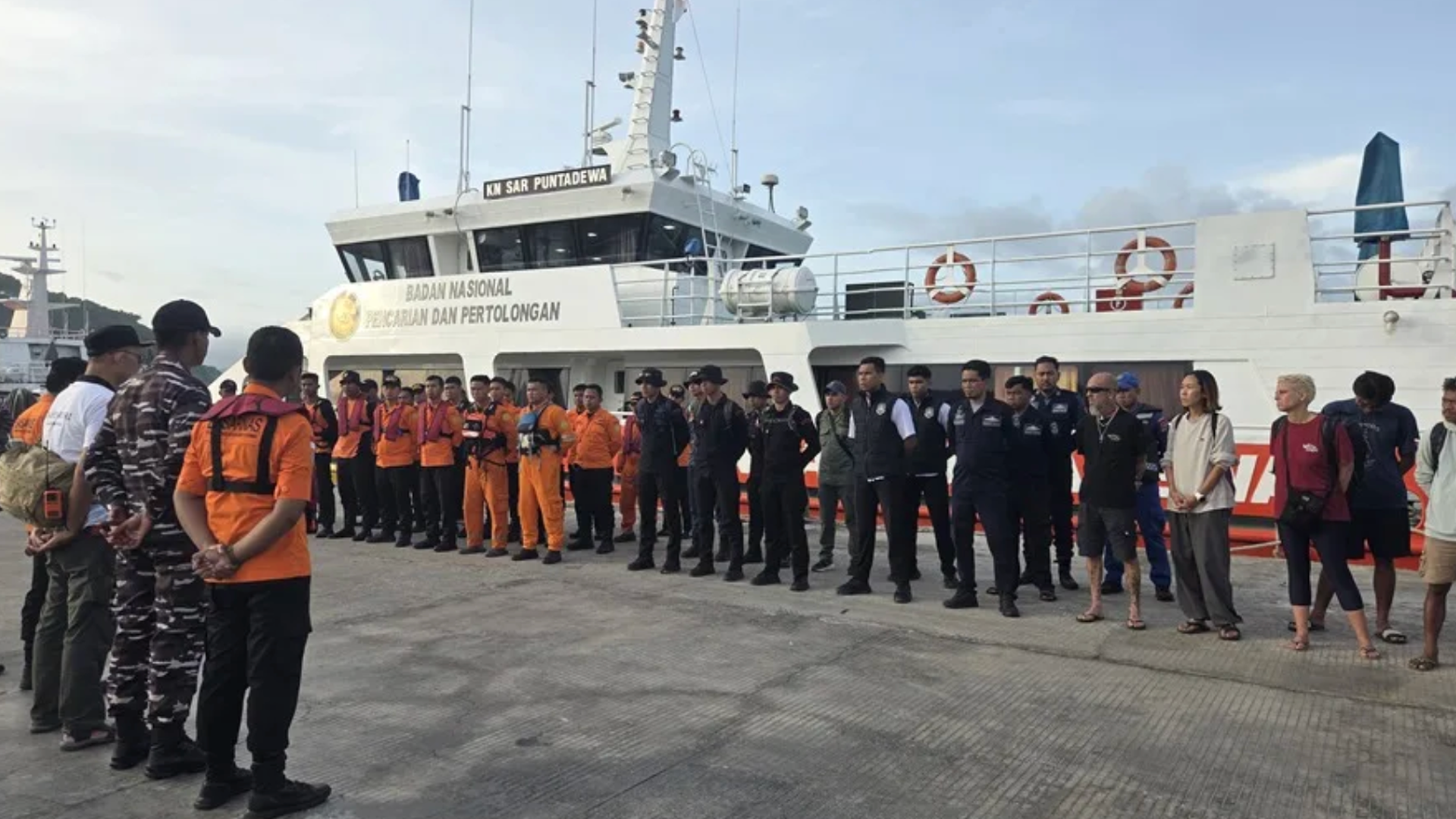 Los equipos de rescate que buscan el cuerpo de Fernando Martín y sus hijos