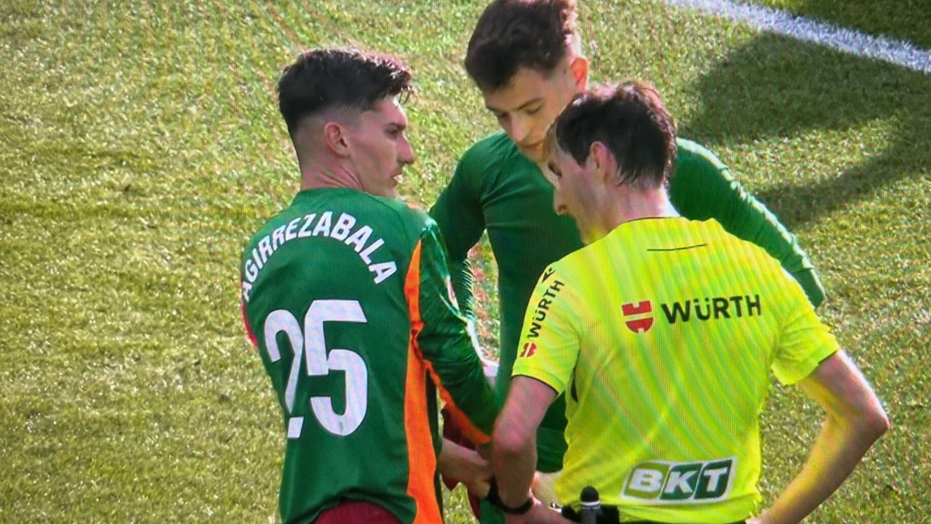 Agirrezabala pone los guantes a Pepelu