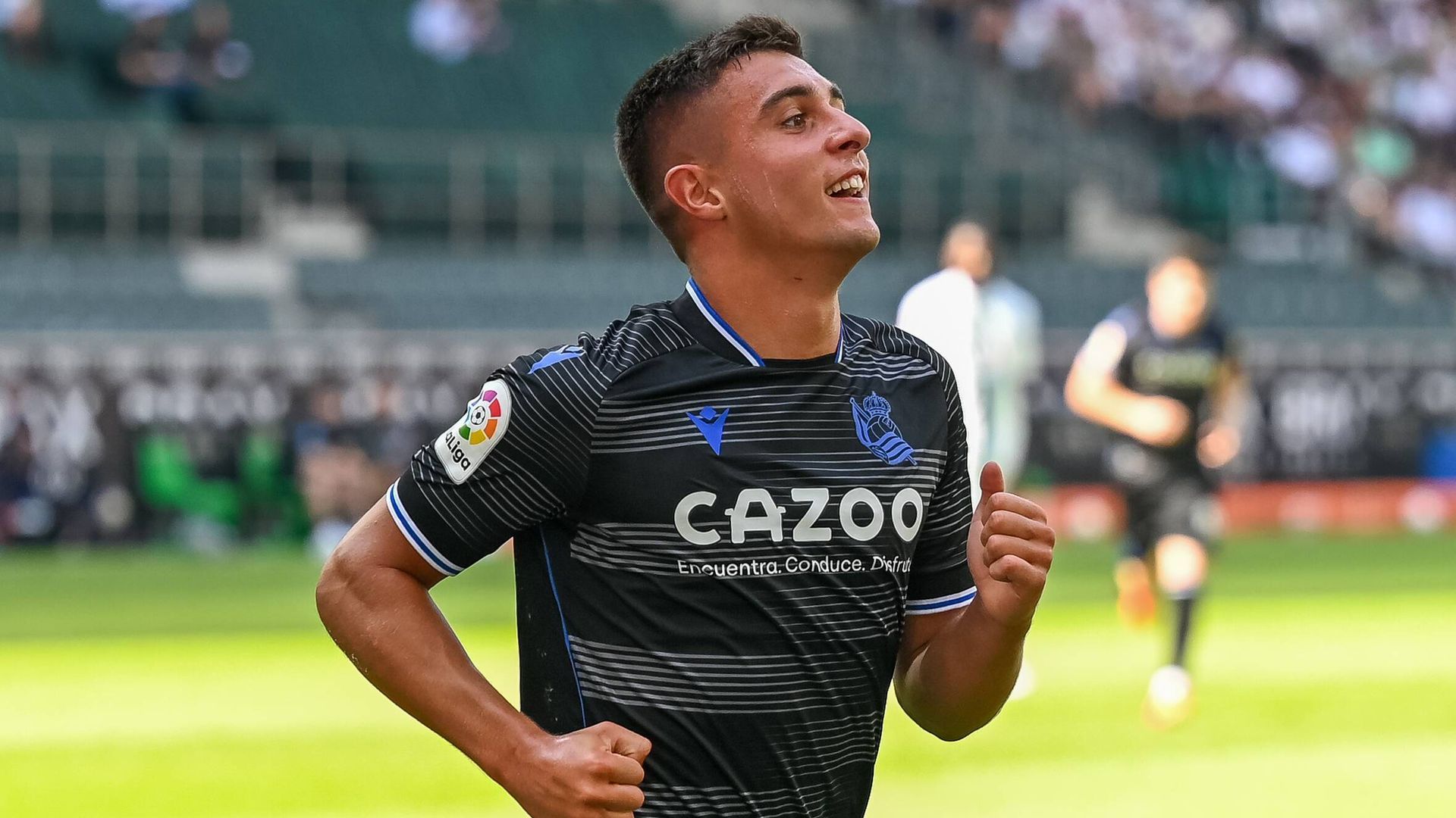 Jon Karrikaburu en un choque como txuri urdin Jon Karrikaburu en un choque como txuri urdin